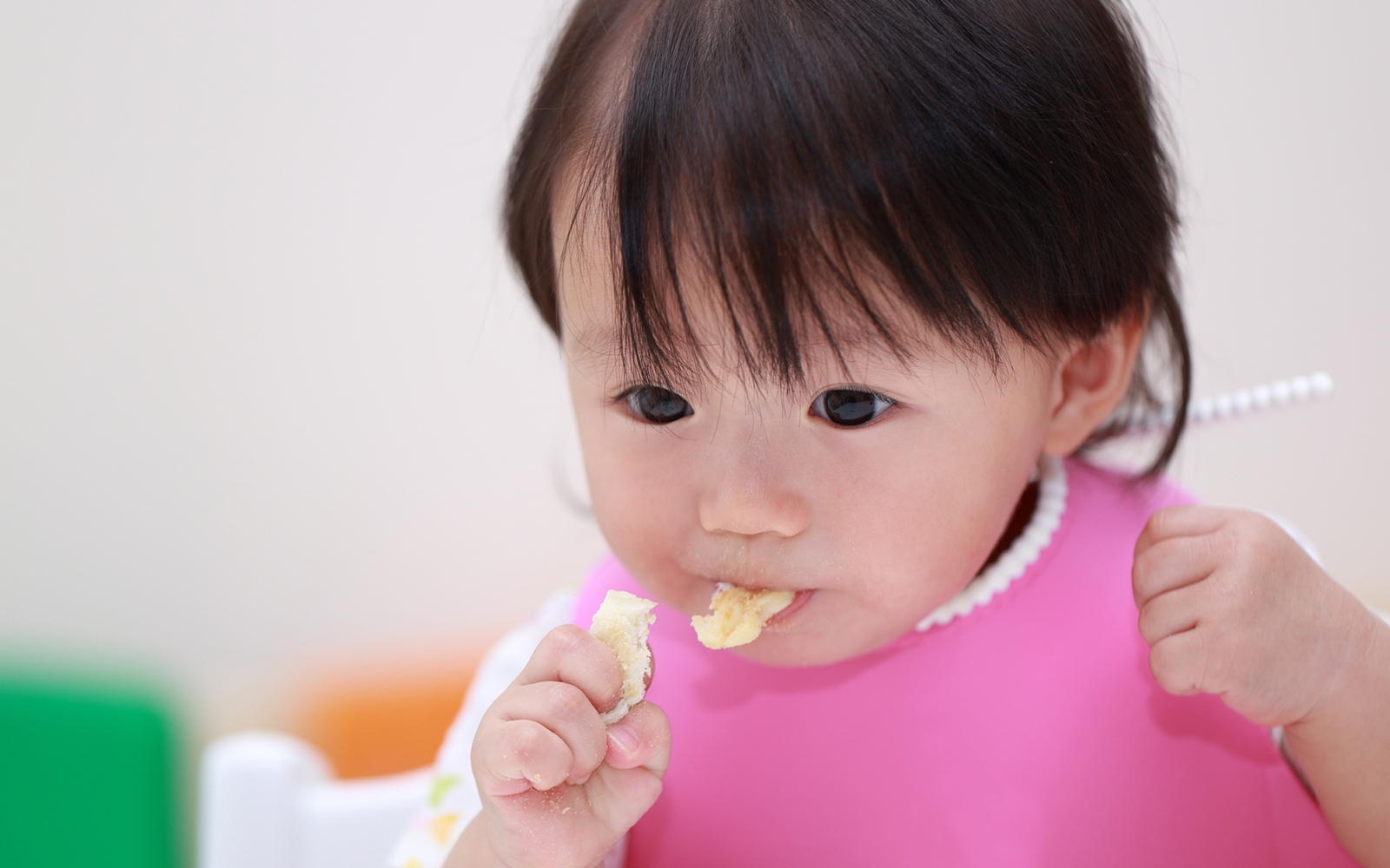 食べ物の好き嫌いをなくす勝負は離乳期にあり。そのポイントとは